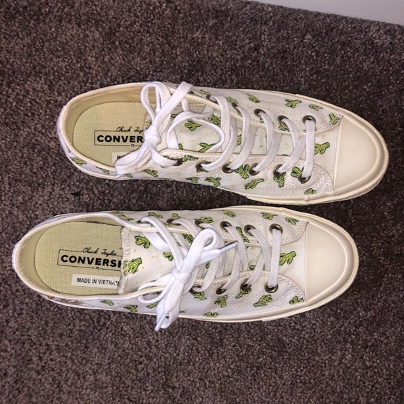 travis scott converse shoes